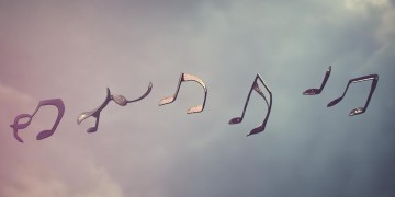 哈利哈利路亚出自哪首歌？