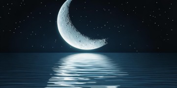 听见月亮的离开究竟是哪首歌？